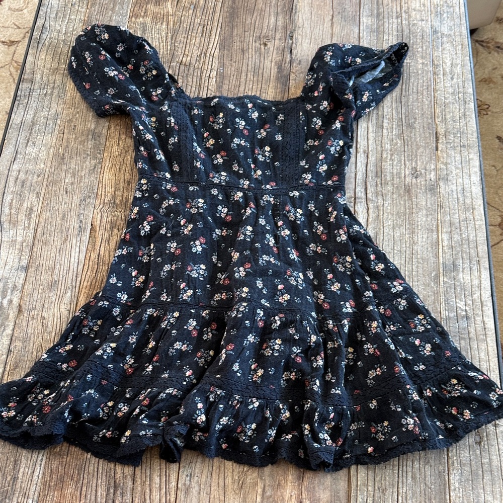 American Eagle Black Floral Puff-Sleeve Dress Small